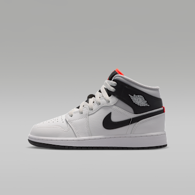 NIKE公式】エア ジョーダン 1 MID ジュニアシューズ.オンラインストア NIKE公式】エア ジョーダン 1 MID ジュニアシューズ.オンラインストア